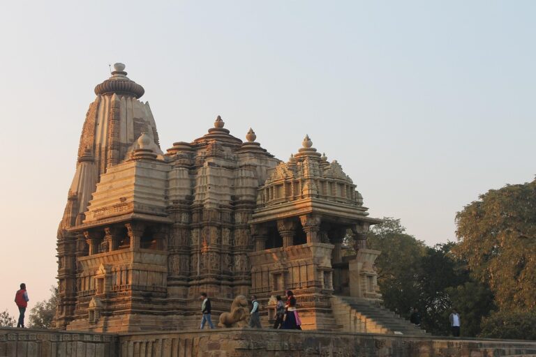 golden triangle and varanasi tour