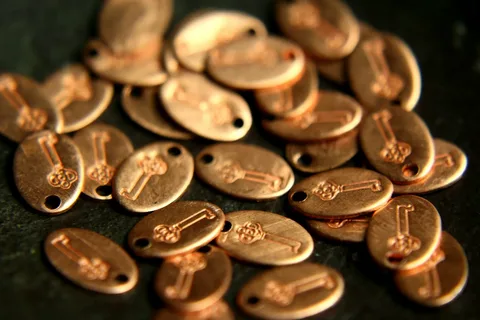 custom jewelry hang tags