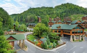 fully furnished vacation cabin Gatlinburg