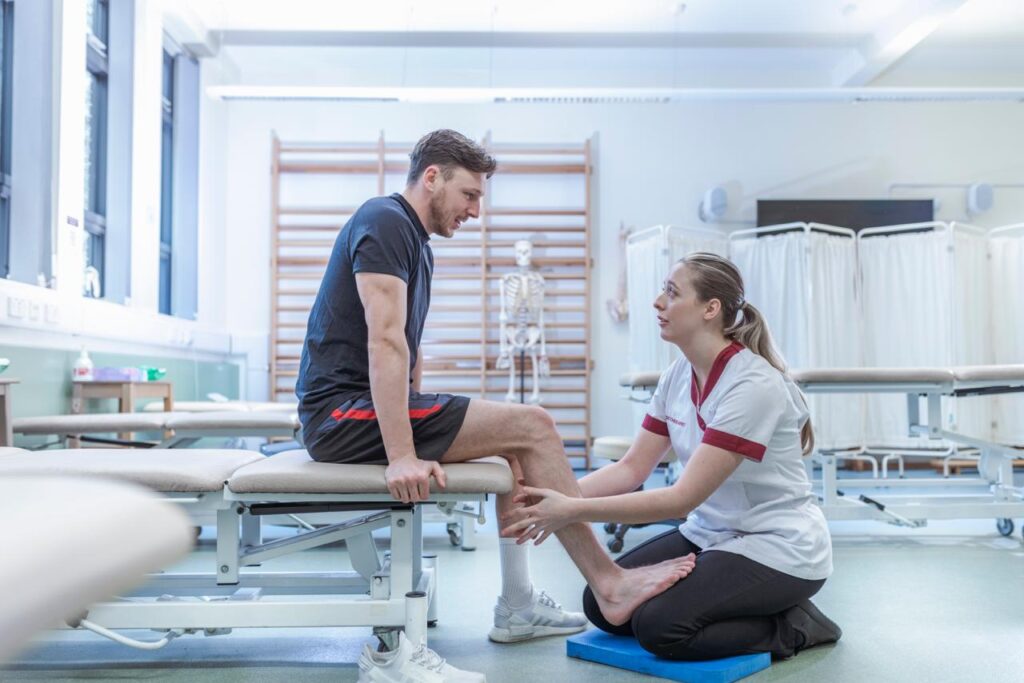 best physiotherapist in noida