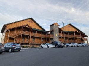 luxury vacation cabin Gatlinburg