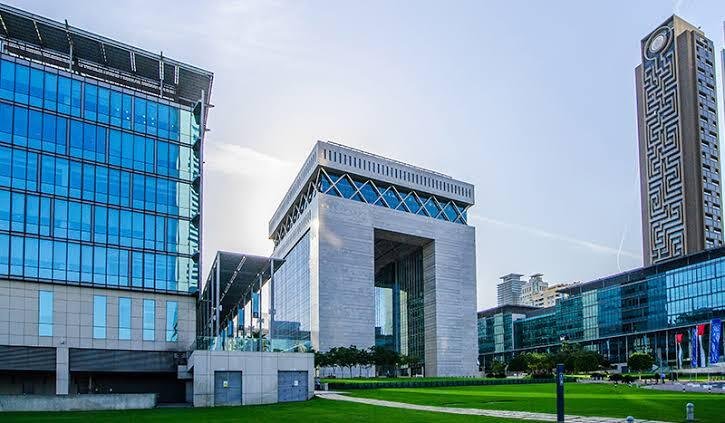 How to Set Up a Company in a UAE Free Zone (Step-by-Step)