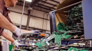 7 Benefits of E-Waste Recycling for Businesses