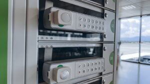 Secure safe deposit boxes with digital locks