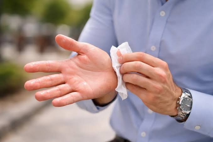 Can Hyperhidrosis Supplements Help With Excessive Sweating? What Science Says